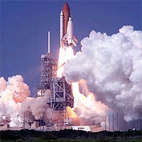 <DIV class=mg_cap_fl><SPAN class=true10px>Perfect launch for Space Shuttle Discovery on mission STS-105<BR><BR>Credit: NASA</SPAN></DIV>