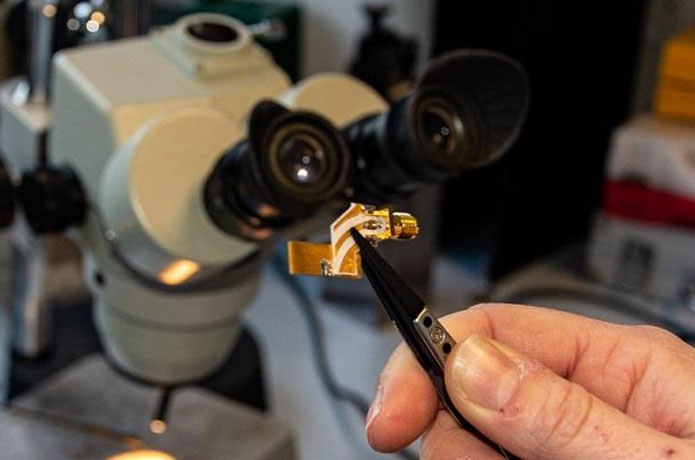 <p>The image shows the quantum cascade laser, on its mounting, being held by a set of tweezers. Image courtesy: Leeds</p>

<p> </p>
